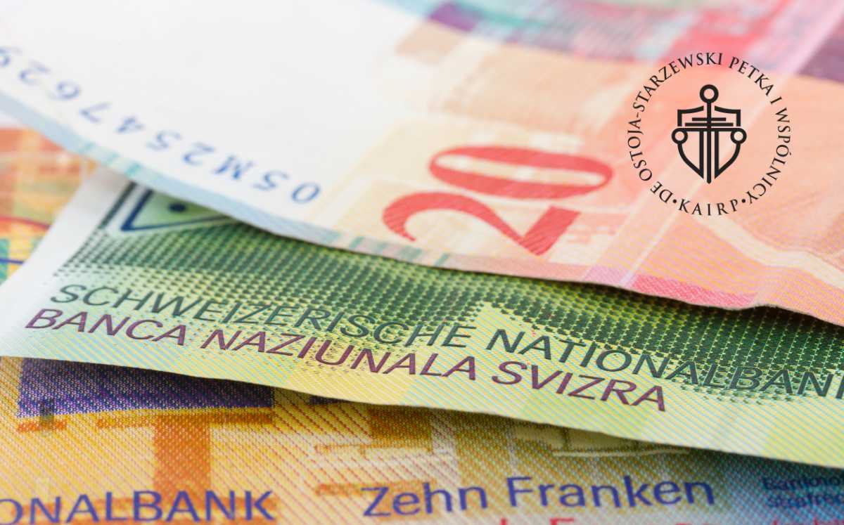 co-z-ratami-ktore-splaciles-uniewazniony-kredyt-chf Banknoty franków szwajcarskich – symbol kredytów walutowych w Polsce.