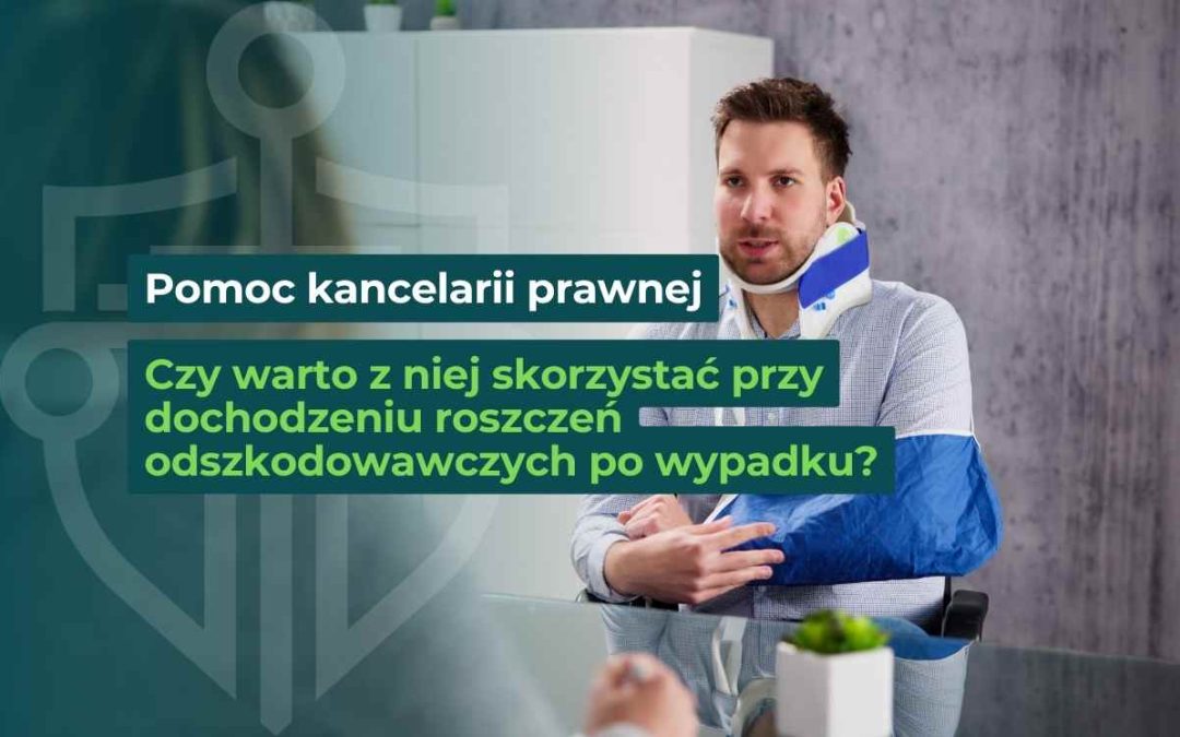 Poszkodowany mężczyzna z ręką w temblaku podczas konsultacji w kancelarii prawnej w sprawie odszkodowania po wypadku