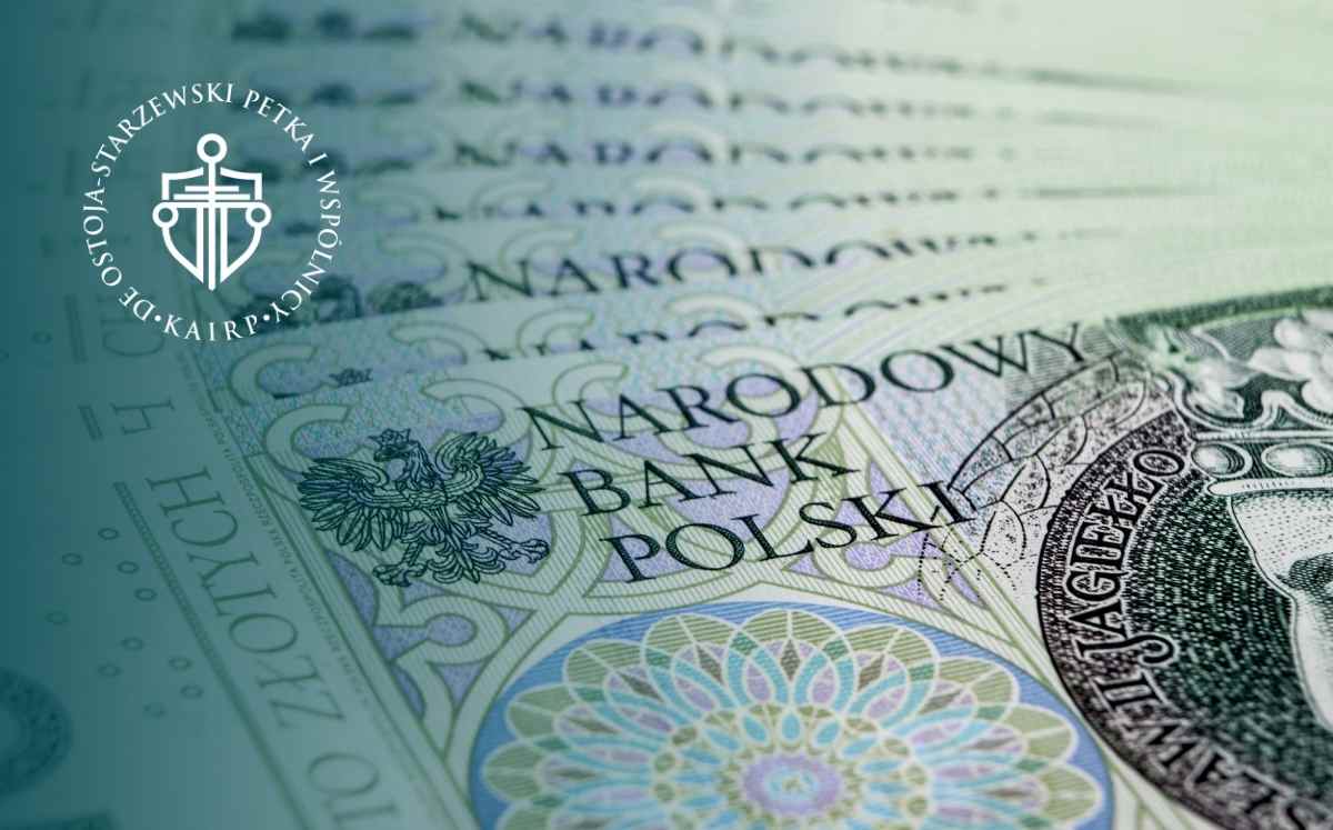 Polskie banknoty jako ilustracja zwrotu odsetek i prowizji z umowy kredytu konsumenckiego