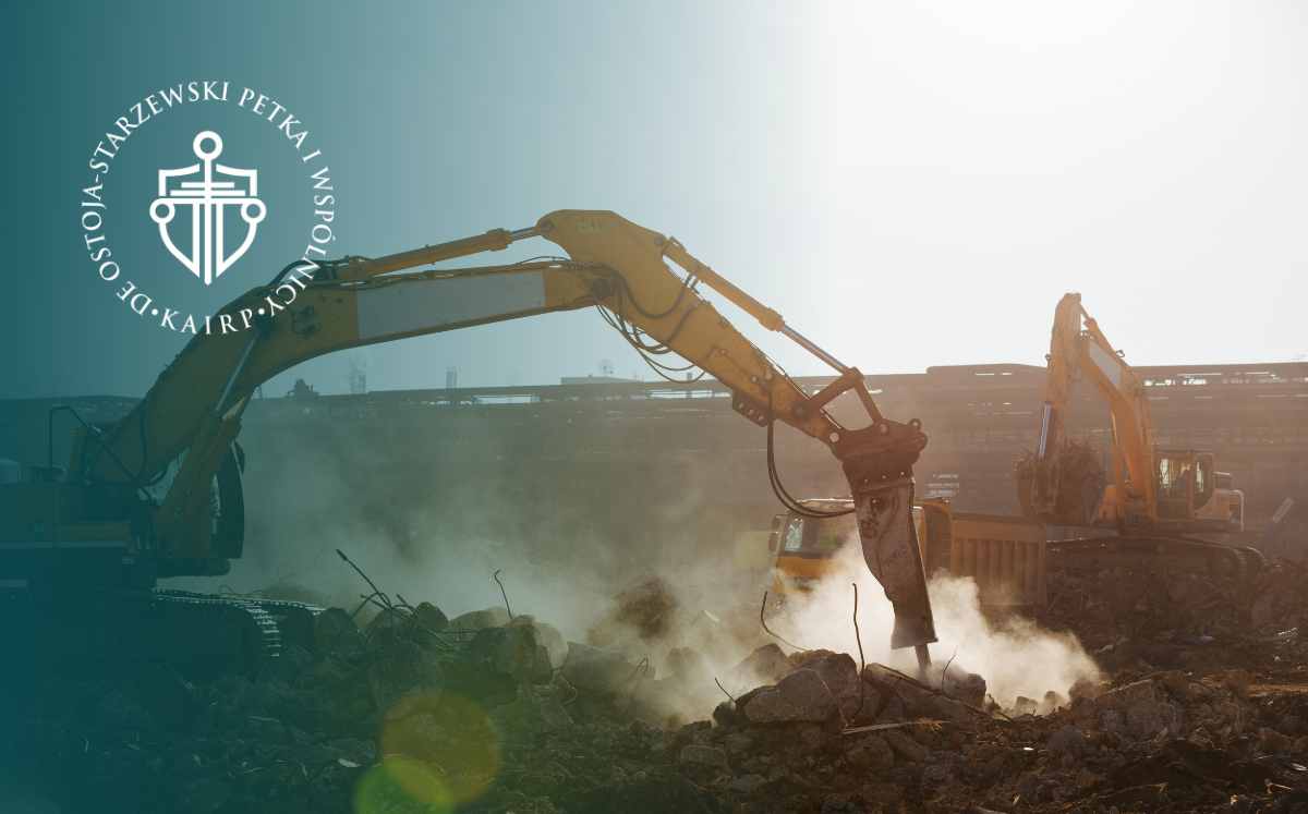 Koparki podczas prac rozbiórkowych na placu budowy – dochodzenie zapłaty za wykonane roboty budowlane