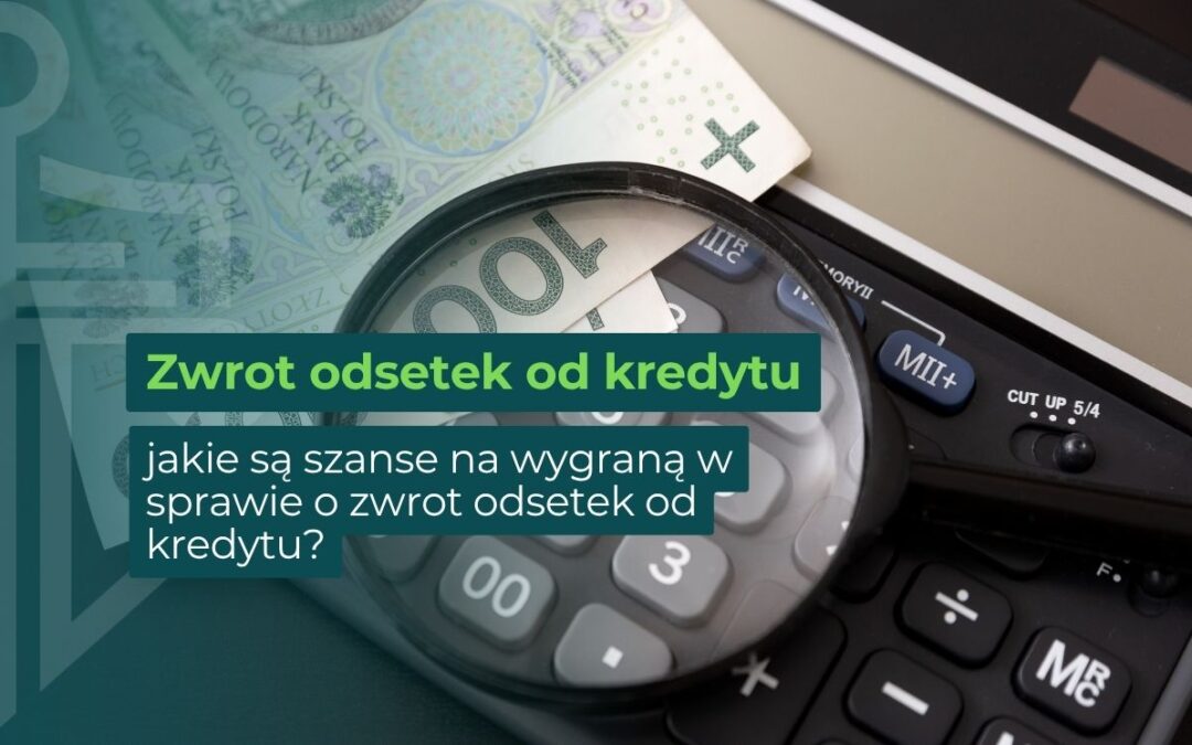 Zbliżenie na lupę, kalkulator i banknoty pln