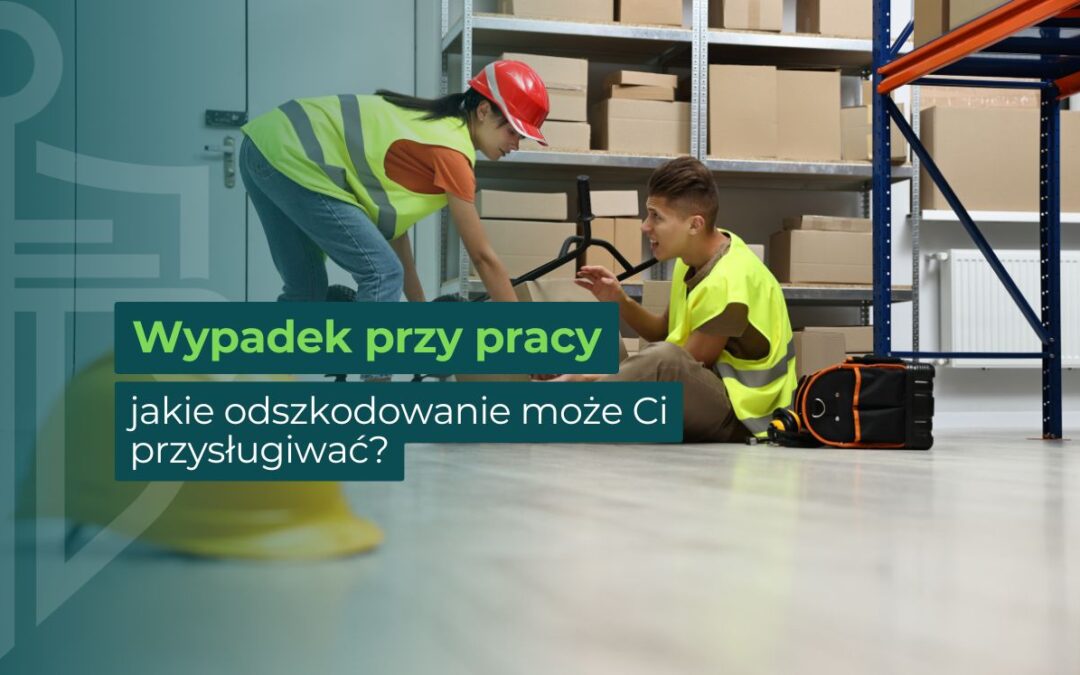 Obrazek przedstawia scenę na magazynie. Jedna osoba siedzi na ziemi, druga podaje jej ręke. Na pierwszym planie leży zółty kask. Osoby są ubrane w odzież roboczą, odblaskową kamizelkę i kask